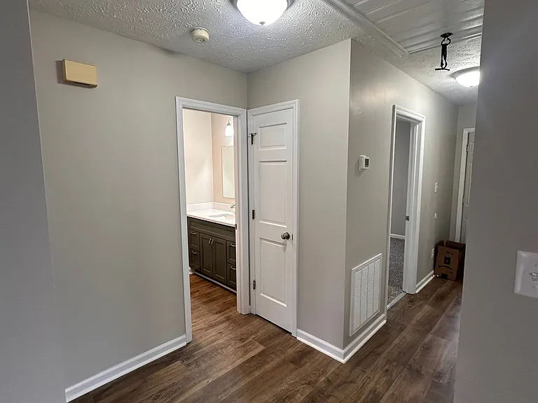 582 Countrytown Dr #MAIN — Photo 5