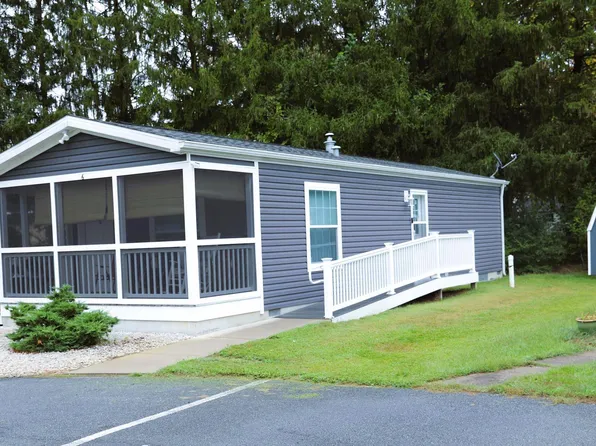 6 Providence Cir, Clayton, DE 19938