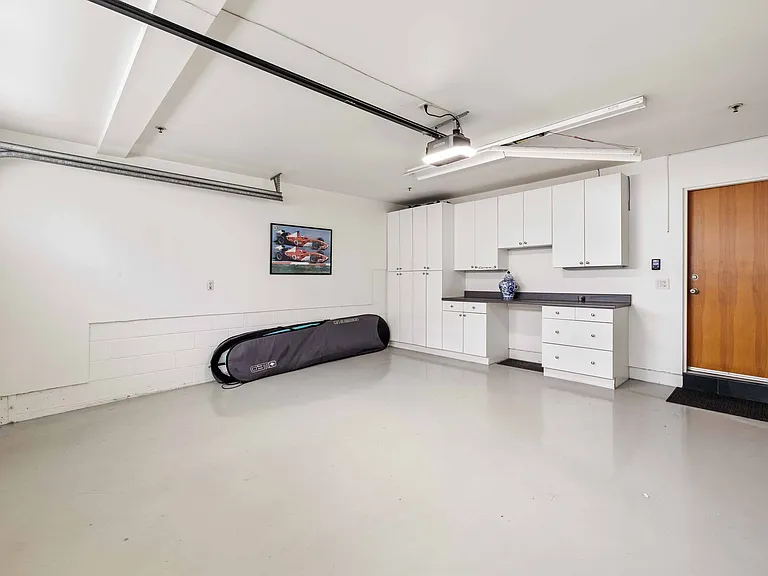 452 Marine Pl — Photo 33