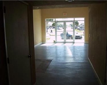 1st image of 2705 Mall Dr