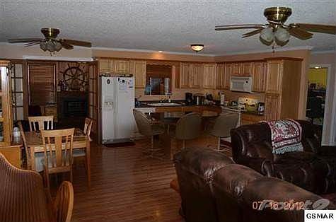 3rd image of 114 Florence Cir