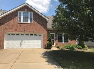 212 Parkside Ln, Pittsburgh, PA 15236