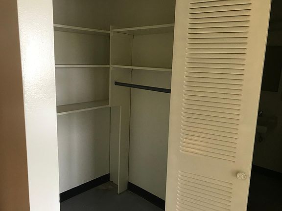3rd image of 3100 Powell Ave #637