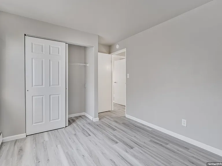 335-339 407 Southtowne Dr — Photo 89