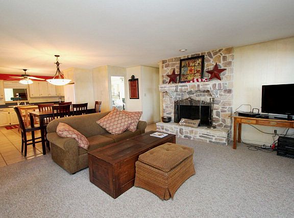 3rd image of 125 Shoreline Cir