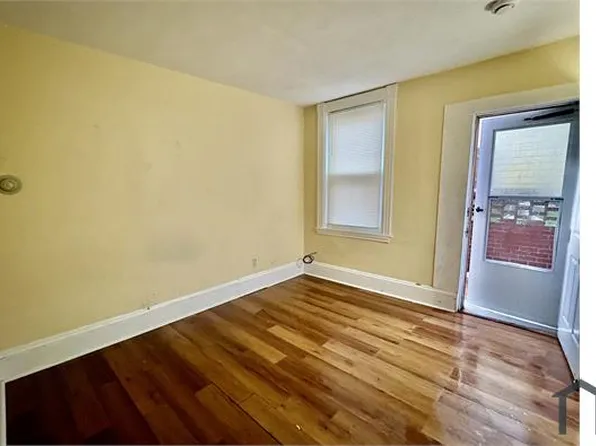 363 Adams St #1R, Dorchester, MA 02122