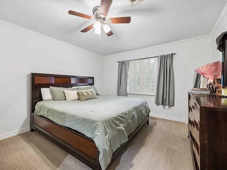 5526 Grape St — Photo 4