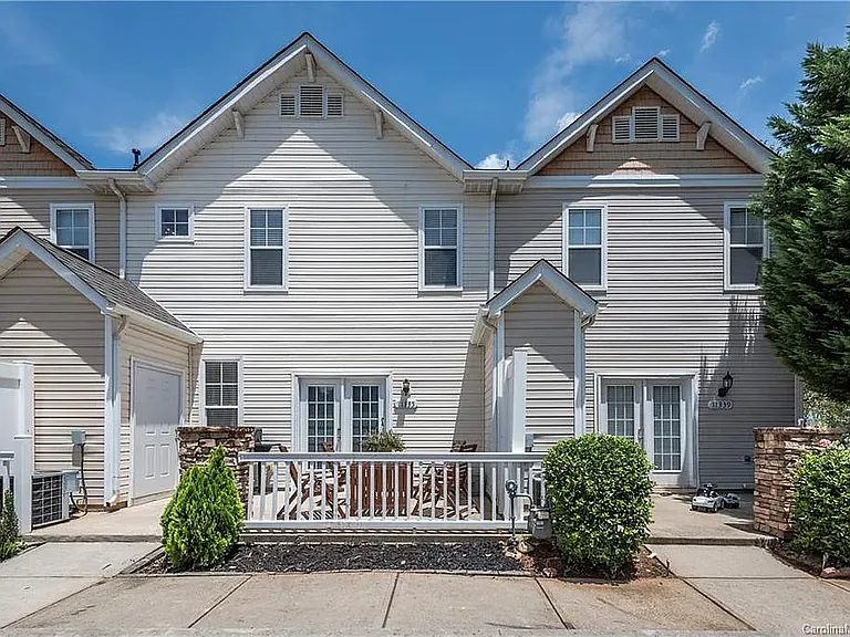 11335 Dundarrach Ln — Photo 26