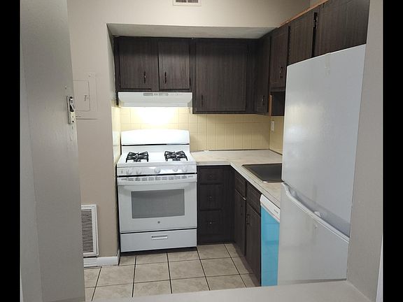 3rd image of 78 Colonel Bell Dr #34