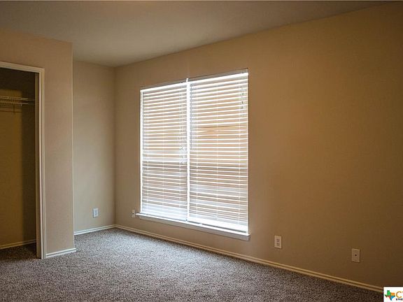 4th image of 2481 Medina Dr