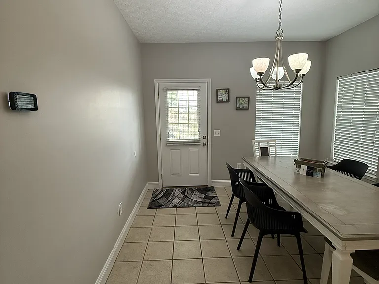 2619 Beech St — Photo 23