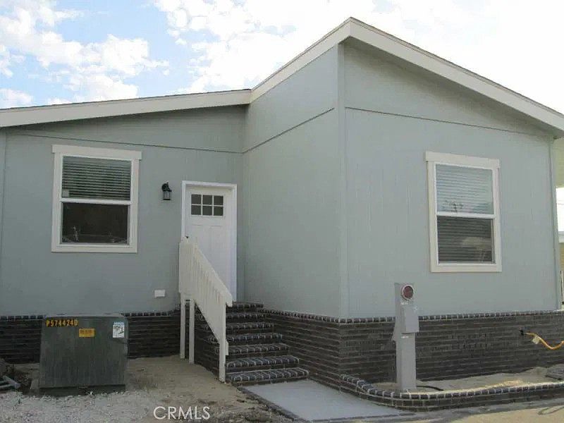 1st image of 1030 Bradbourne Ave Space 42