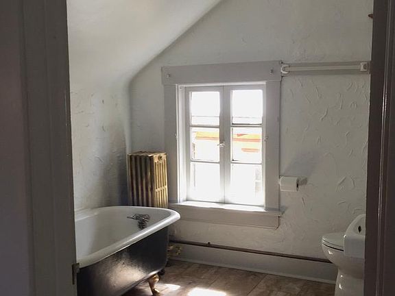 4th image of 3656 Jefferson St #3