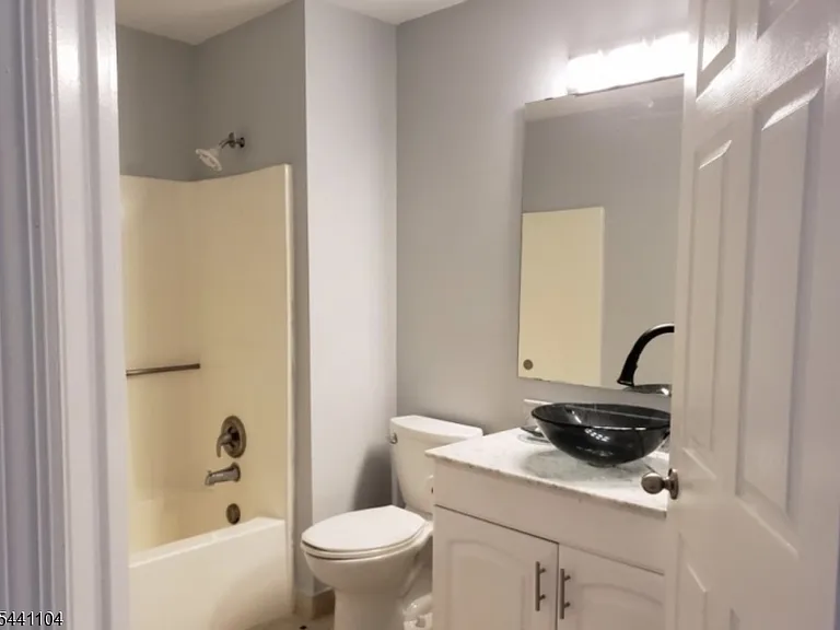 511 Chatfield Dr — Photo 10