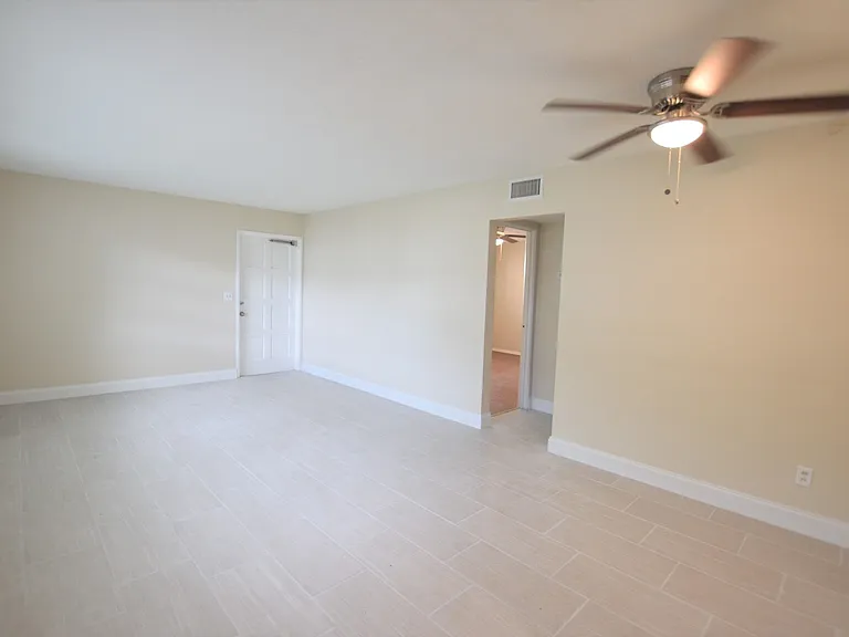 Delaney Court — Photo 15