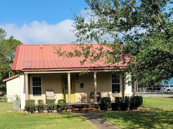 5119 33rd St, Groves, TX 77619