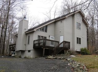 70 Lehigh River Dr S, Gouldsboro, PA 18424