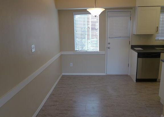 4th image of 4489 1/2 30th St