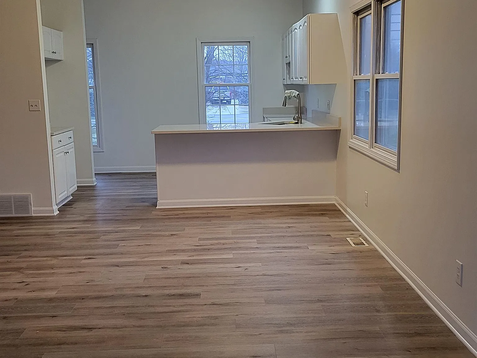 6481 Goodrich Road - LHS — Photo 3