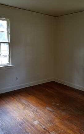 4th image of 3633 Mason Ave