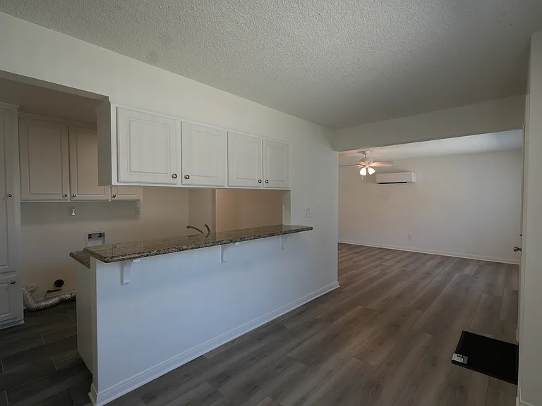 5157 1/4 E Santa Ana St #5201-1/2 — Photo 4