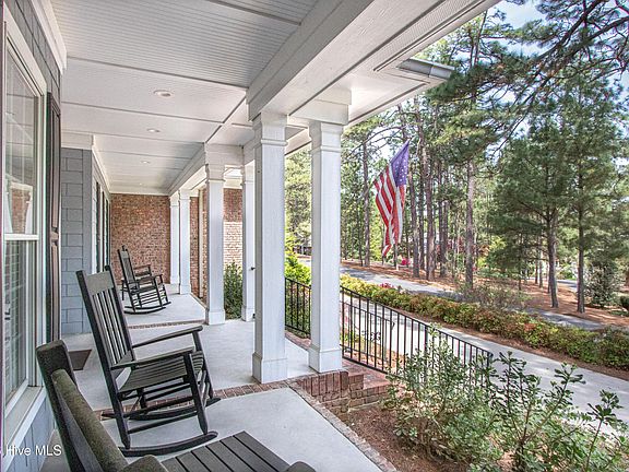 5th image of 60 Oak Meadow Road