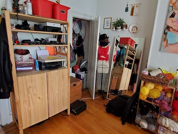 3rd image of 521 Willoughby Ave #4F