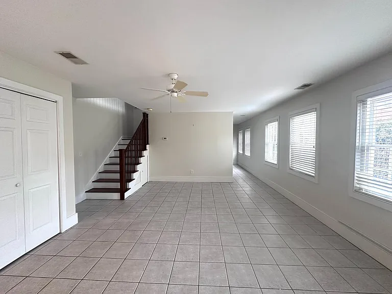 14 Elizabeth St #5 — Photo 1