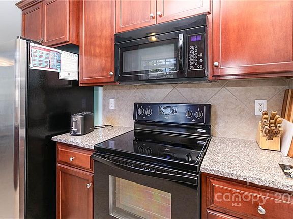 3rd image of 1114 Cason St