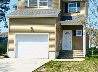 203 Longfellow Avenue, Toms River, NJ