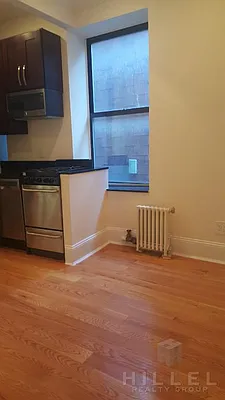 Rented by Hillel Realty Group | media 7