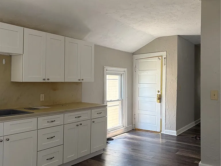 4 McCue Ave #UPPER — Photo 4