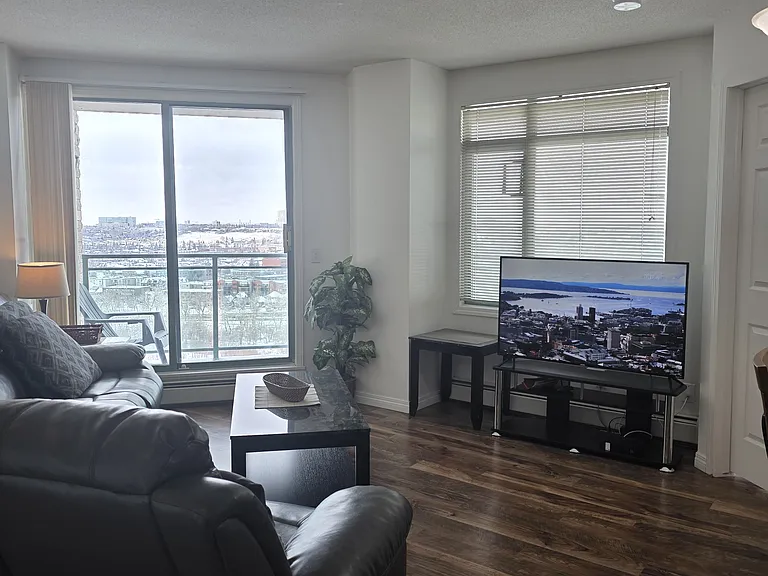 1121 6th Ave SW #1811 — Photo 3