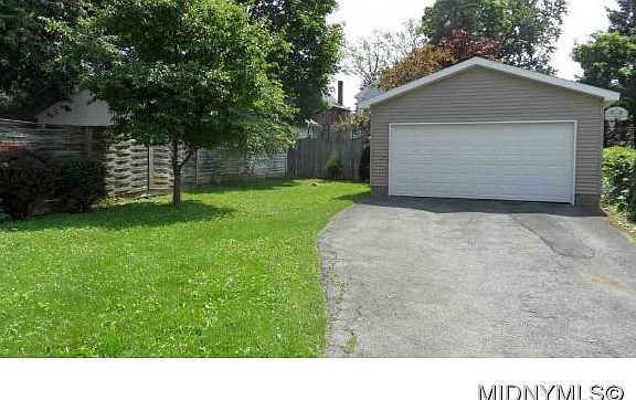 2nd image of 1815 Holland Ave