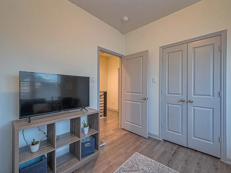 3540 Rebecca St — Photo 11