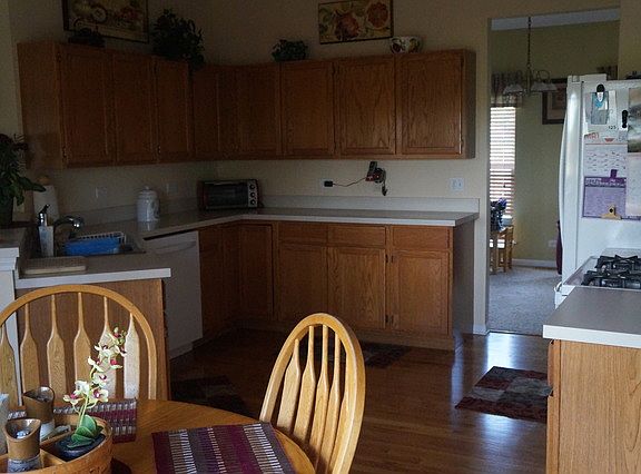 3rd image of 2043 Westridge Blvd