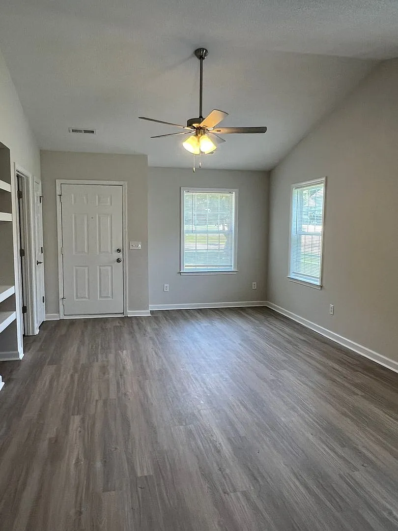 122 Springwood Lane — Photo 4