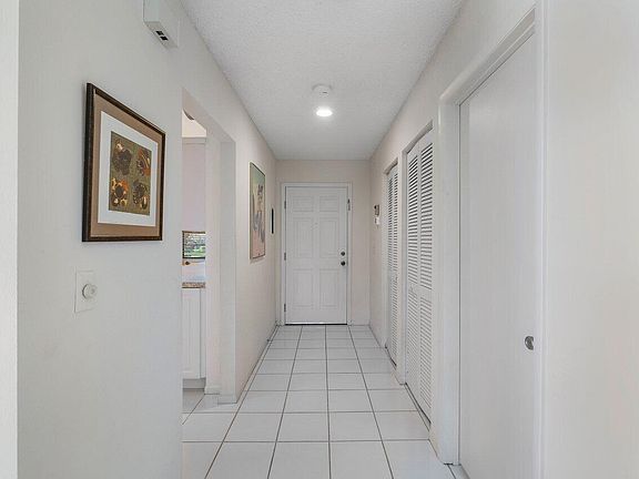 4th image of 34 Westgate Ln #D
