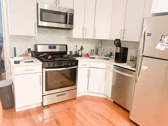 5th image of 284 Driggs Ave #2B