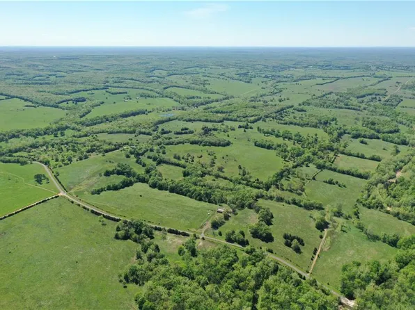 41 Highway K, Iberia, MO 65486