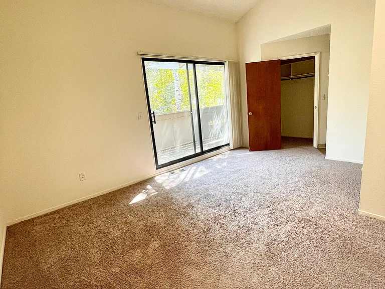 641 G St #D — Photo 10