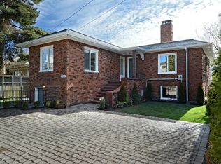1224 Warren Pl, Seattle, WA 98109