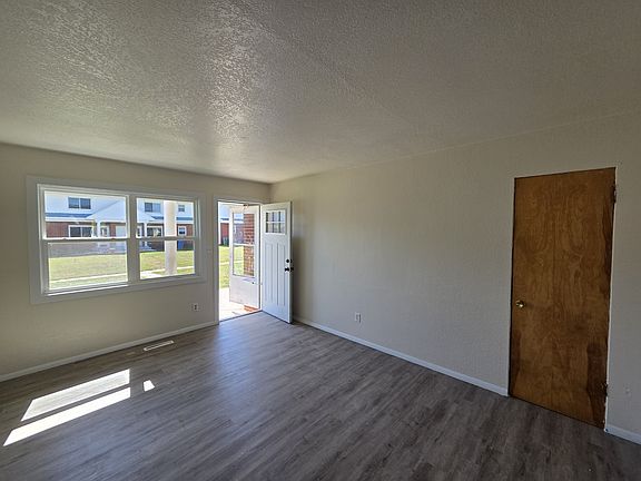 3rd image of 226 Palmer Dr #D