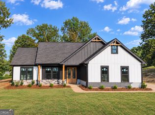 373 Stonington Dr, Mount Airy, GA 30563