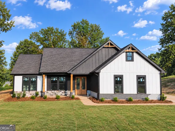 373 Stonington Dr, Mount Airy, GA 30563