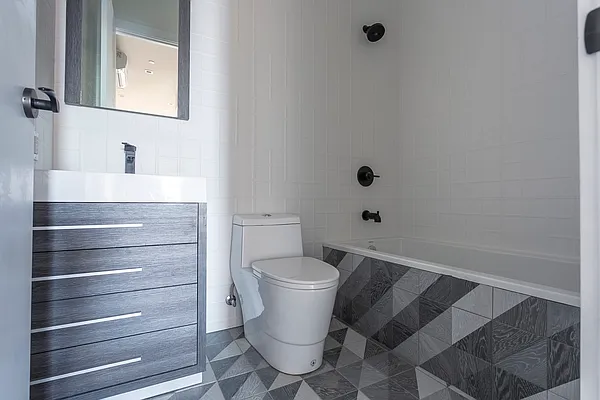 Rented by ERNY LLC | media 5