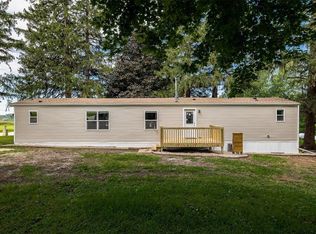 302 Parsons St, Prairieburg, IA 52219