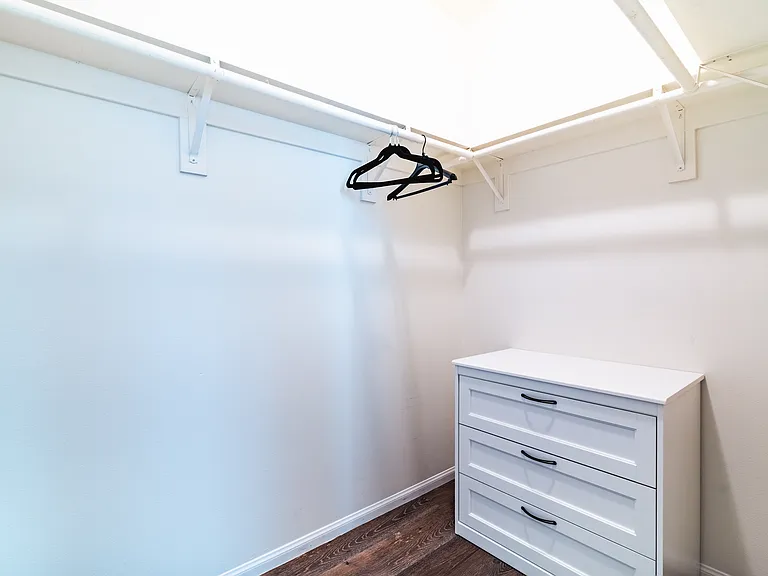 325 Daisy Ave — Photo 51