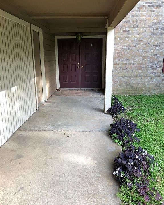 1st image of 1406 Holleman Dr