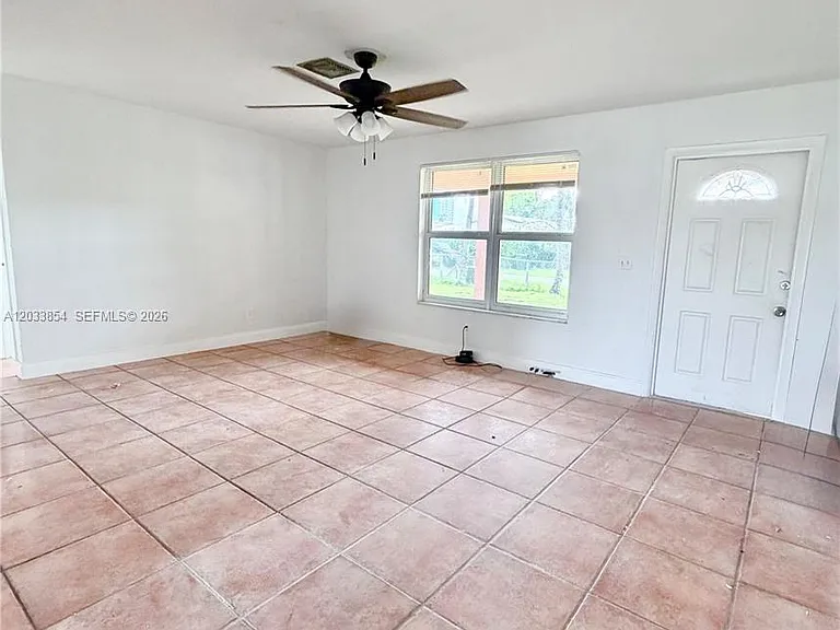 4540 SW 43rd Ave — Photo 5